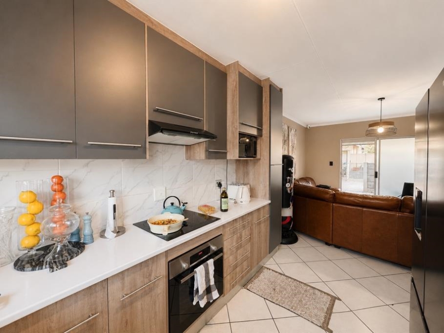 2 Bedroom Property for Sale in Lambton Gardens Gauteng