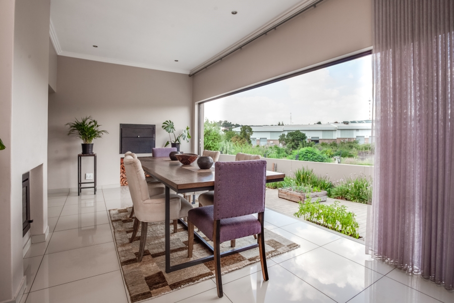 To Let 4 Bedroom Property for Rent in Barbeque Downs Gauteng