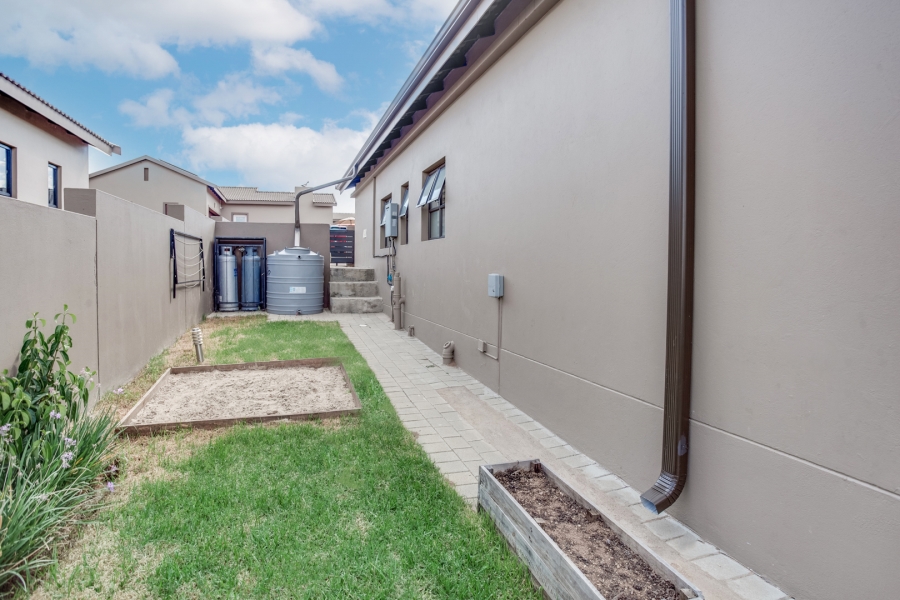 To Let 4 Bedroom Property for Rent in Barbeque Downs Gauteng