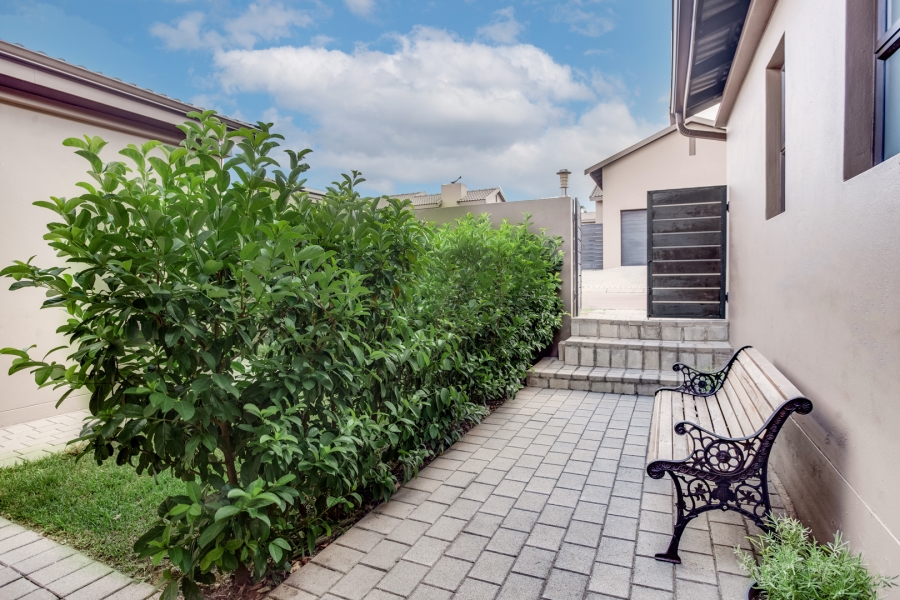 To Let 4 Bedroom Property for Rent in Barbeque Downs Gauteng