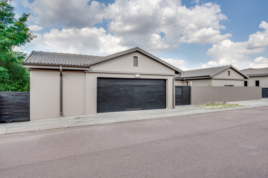 To Let 4 Bedroom Property for Rent in Barbeque Downs Gauteng