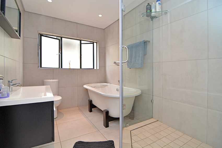 3 Bedroom Property for Sale in Greenstone Hill Gauteng