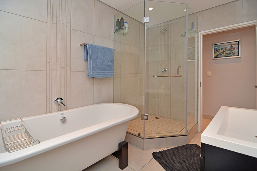 3 Bedroom Property for Sale in Greenstone Hill Gauteng