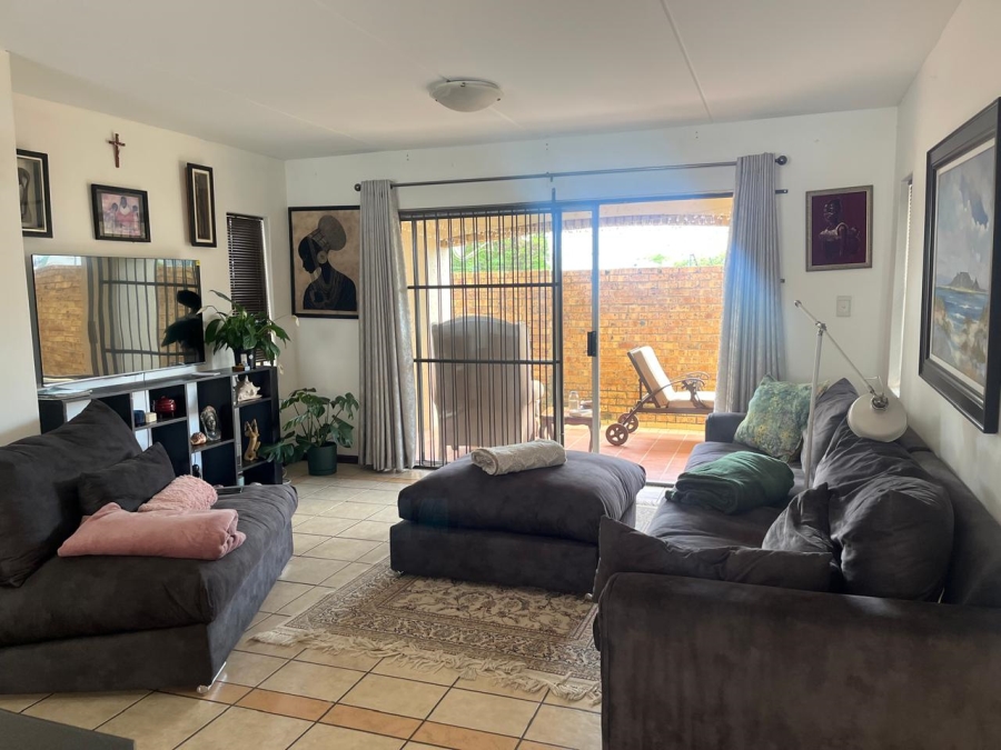 2 Bedroom Property for Sale in Noordwyk Gauteng