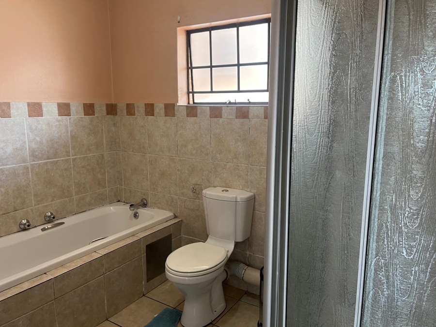 2 Bedroom Property for Sale in Noordwyk Gauteng