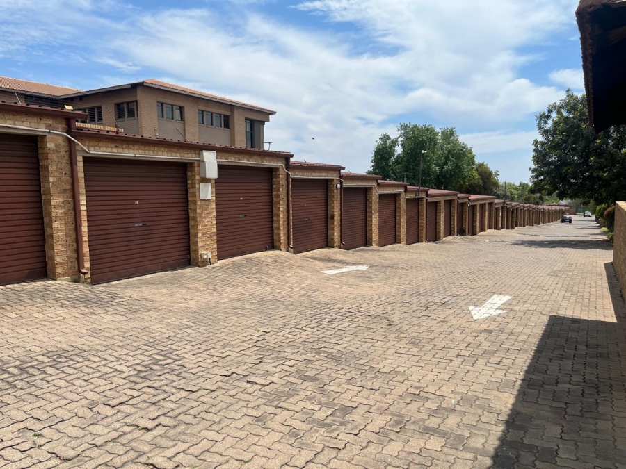 2 Bedroom Property for Sale in Noordwyk Gauteng
