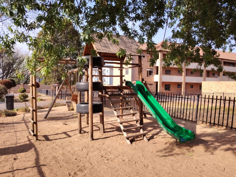 2 Bedroom Property for Sale in Noordwyk Gauteng