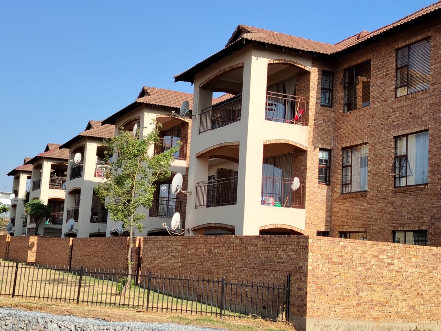 2 Bedroom Property for Sale in Noordwyk Gauteng