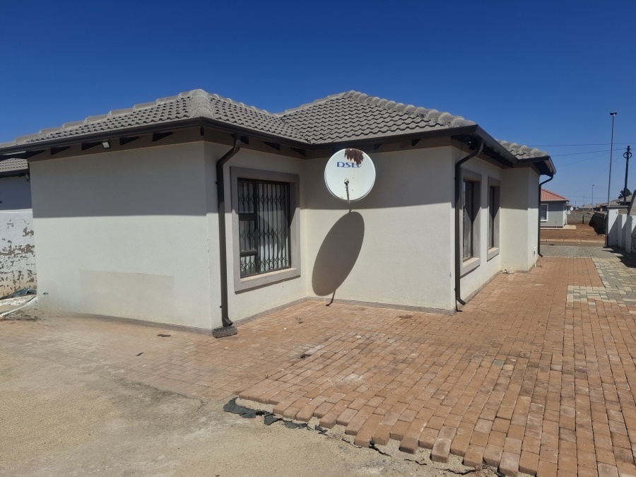 3 Bedroom Property for Sale in Westonaria Gauteng
