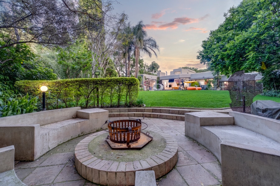 5 Bedroom Property for Sale in Lonehill Gauteng