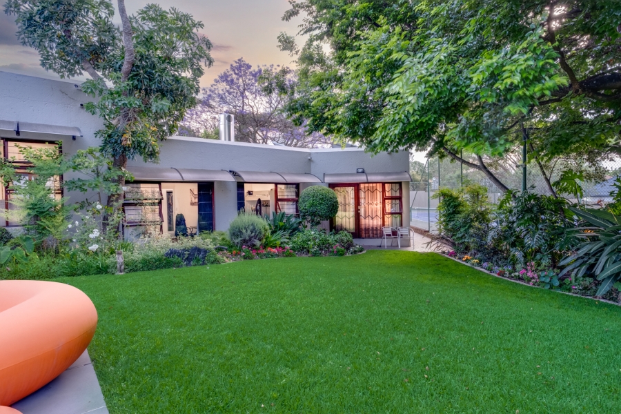 5 Bedroom Property for Sale in Lonehill Gauteng