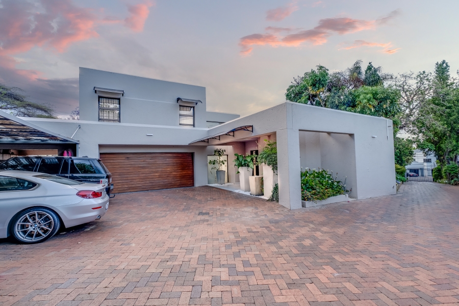 5 Bedroom Property for Sale in Lonehill Gauteng
