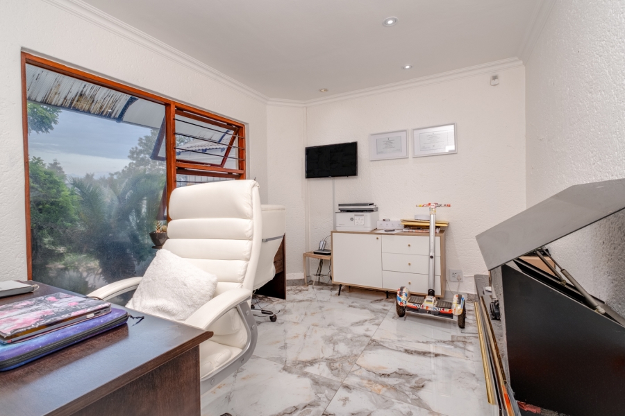 5 Bedroom Property for Sale in Lonehill Gauteng