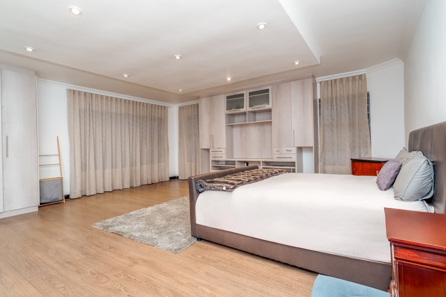 5 Bedroom Property for Sale in Lonehill Gauteng