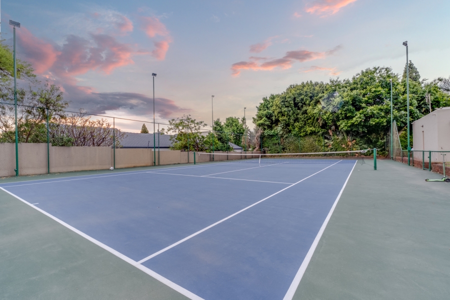 5 Bedroom Property for Sale in Lonehill Gauteng