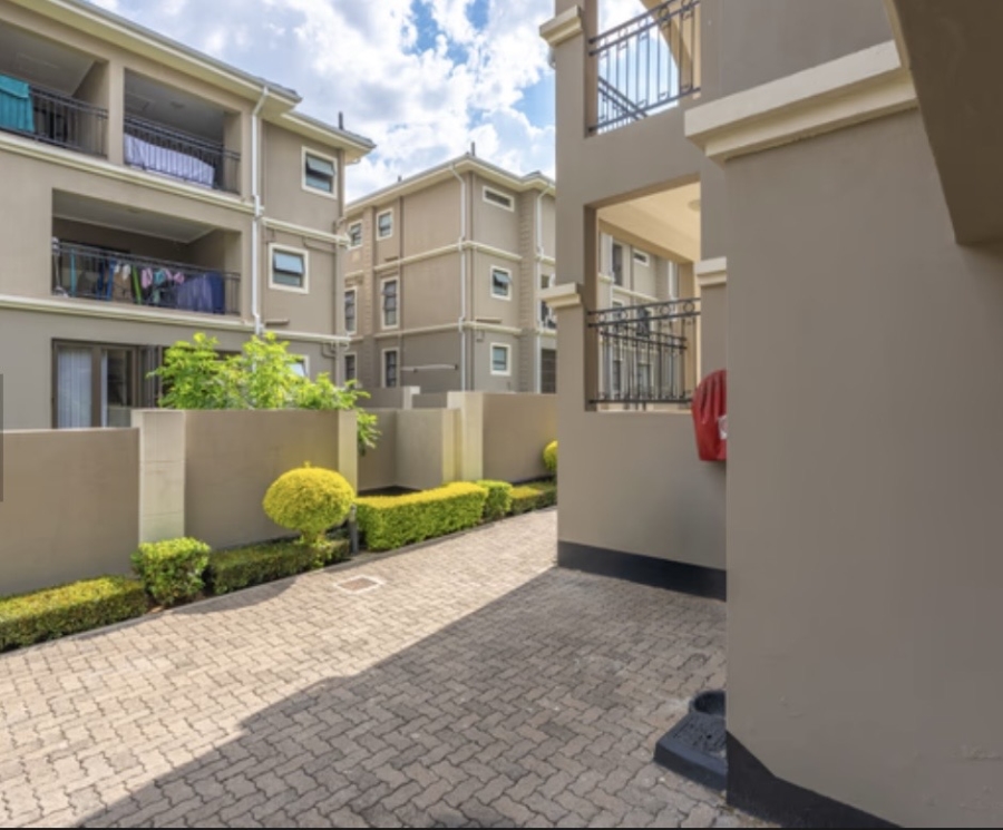 To Let 2 Bedroom Property for Rent in Broadacres Gauteng