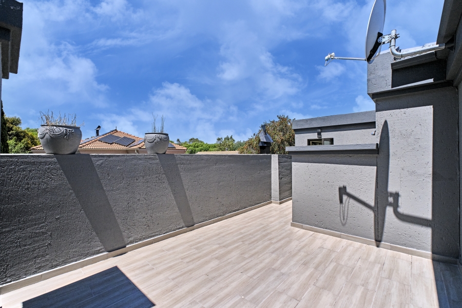 To Let 4 Bedroom Property for Rent in Kyalami Estates Gauteng