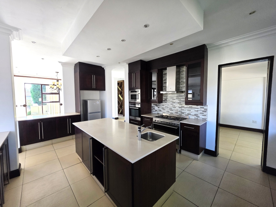 5 Bedroom Property for Sale in Blue Valley Golf Estate Gauteng