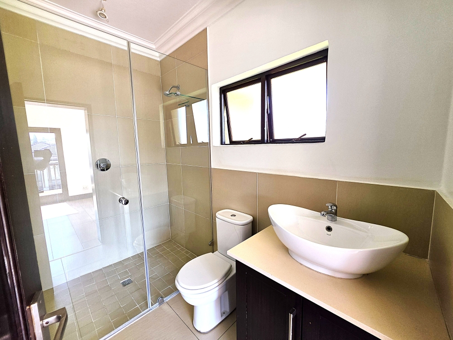 5 Bedroom Property for Sale in Blue Valley Golf Estate Gauteng