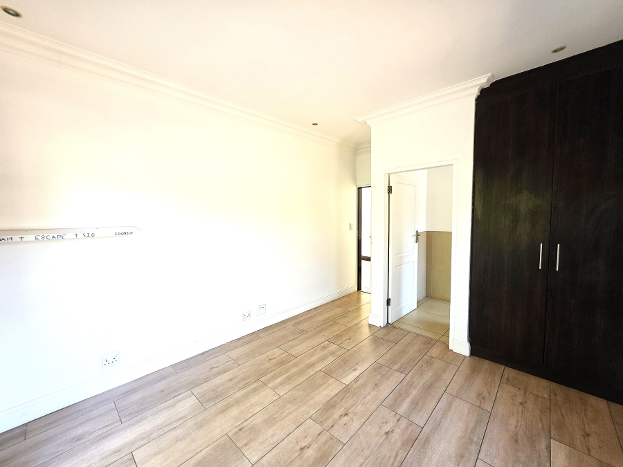 5 Bedroom Property for Sale in Blue Valley Golf Estate Gauteng