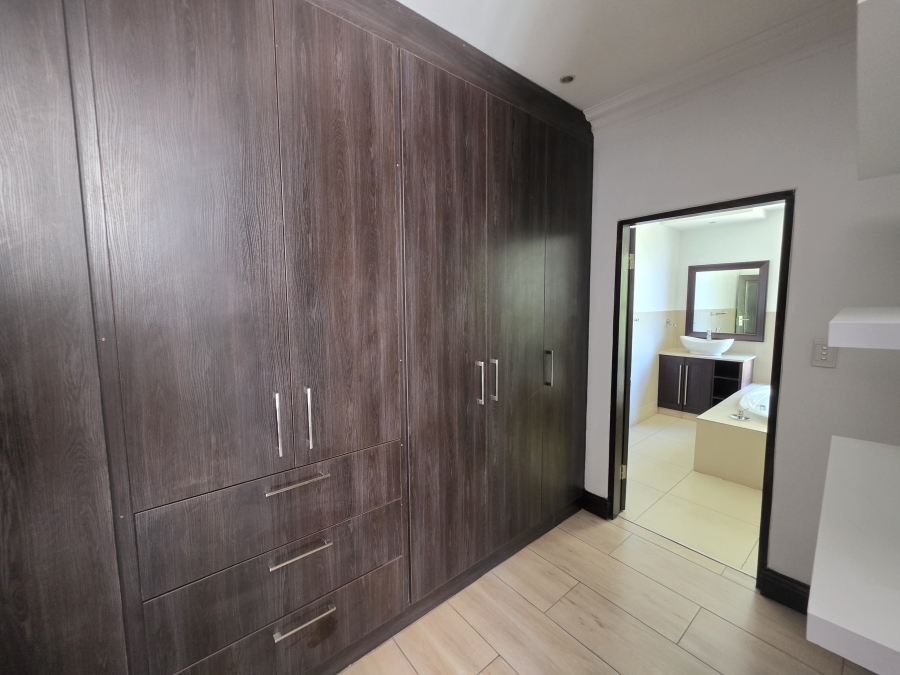 5 Bedroom Property for Sale in Blue Valley Golf Estate Gauteng
