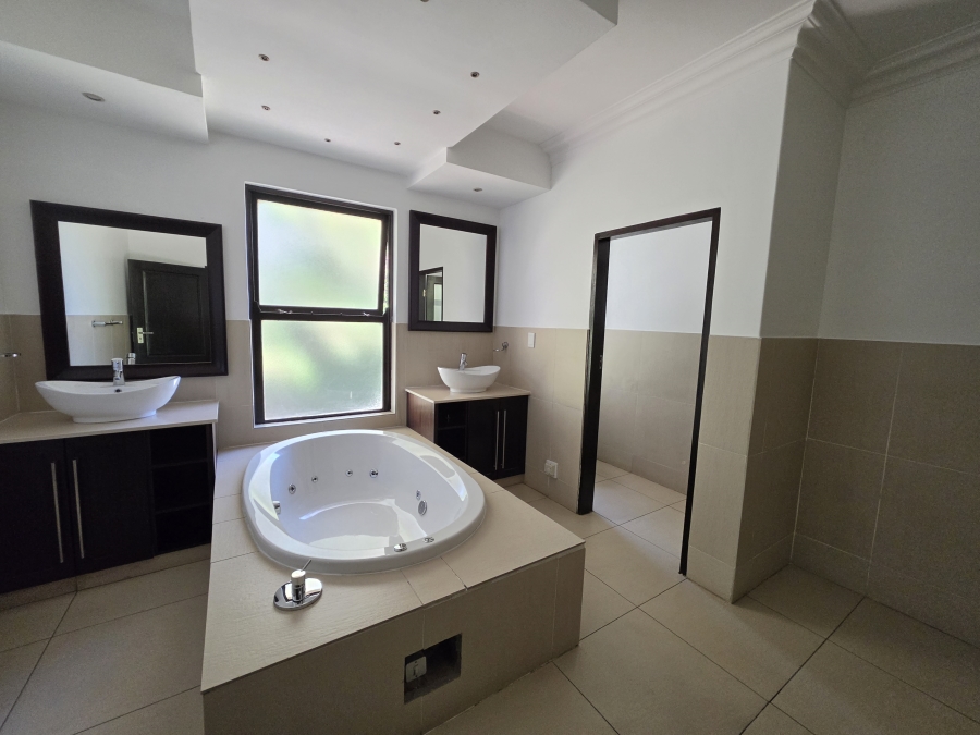 5 Bedroom Property for Sale in Blue Valley Golf Estate Gauteng