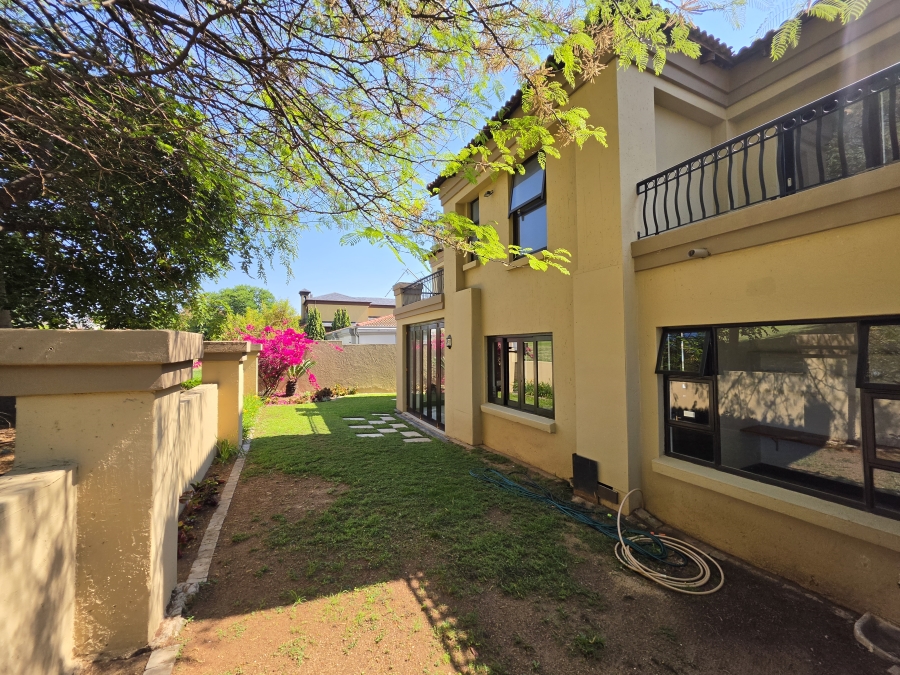 5 Bedroom Property for Sale in Blue Valley Golf Estate Gauteng