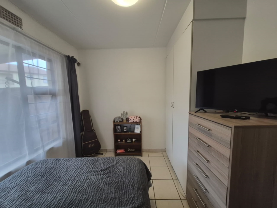 1 Bedroom Property for Sale in Parkrand Gauteng