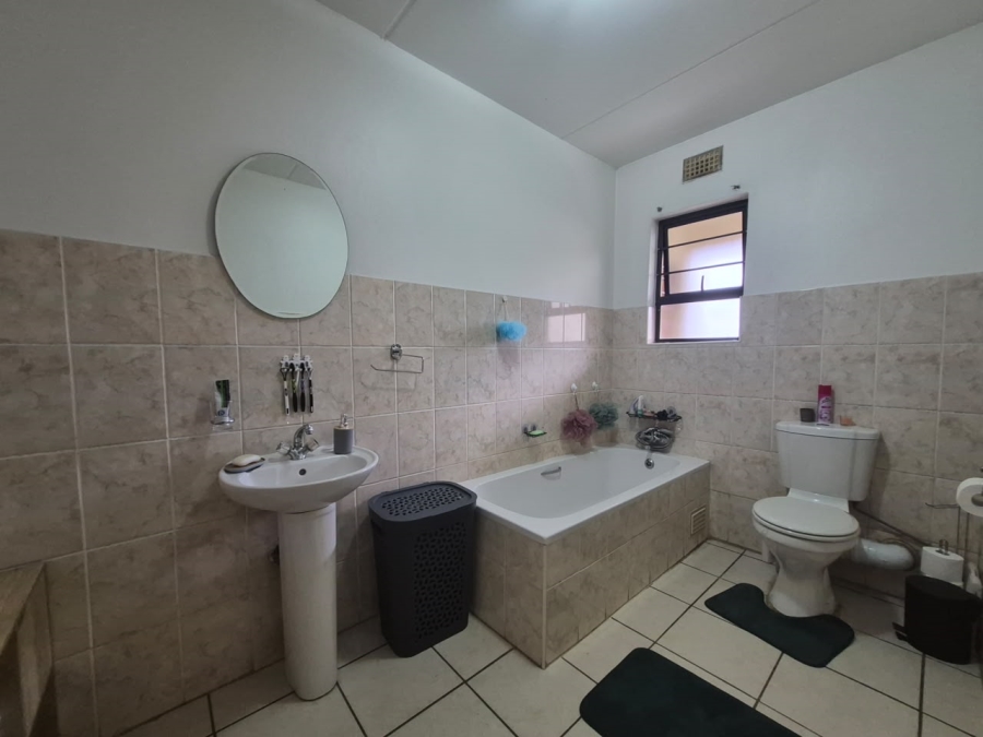 1 Bedroom Property for Sale in Parkrand Gauteng