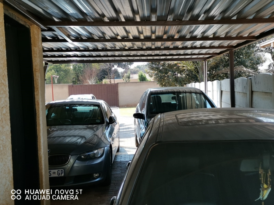 4 Bedroom Property for Sale in Birch Acres Gauteng