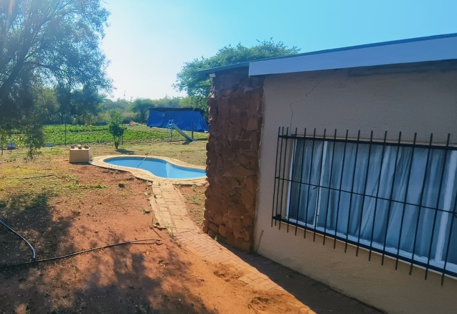 5 Bedroom Property for Sale in Pretoria North Gauteng