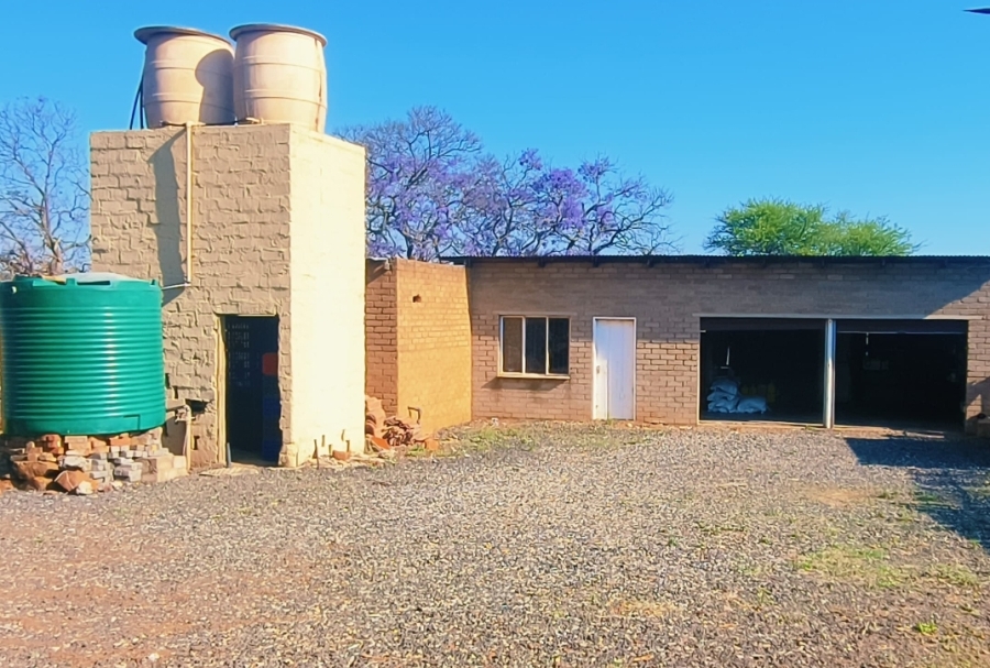 5 Bedroom Property for Sale in Pretoria North Gauteng