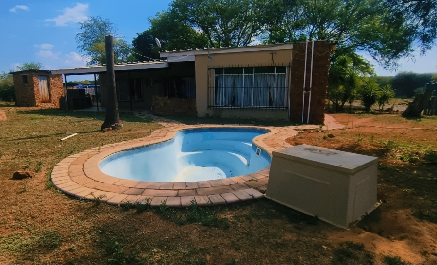 5 Bedroom Property for Sale in Pretoria North Gauteng
