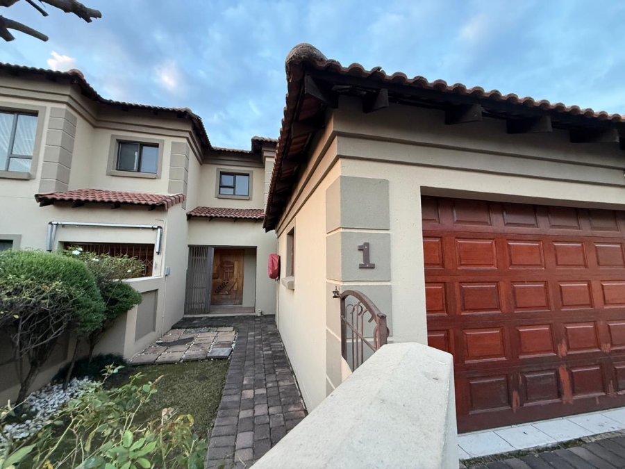 To Let 3 Bedroom Property for Rent in Sonneveld Gauteng