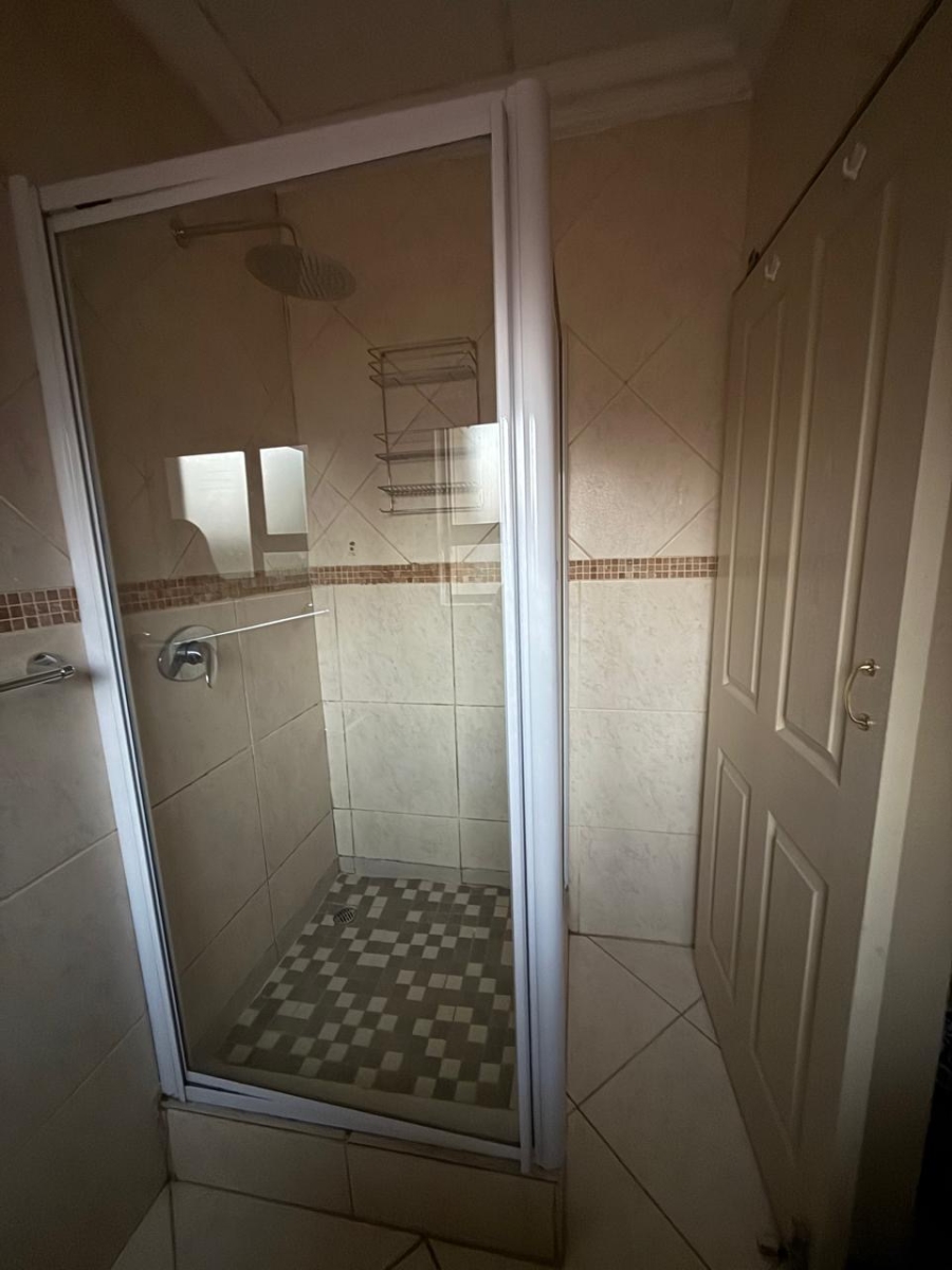 To Let 3 Bedroom Property for Rent in Sonneveld Gauteng