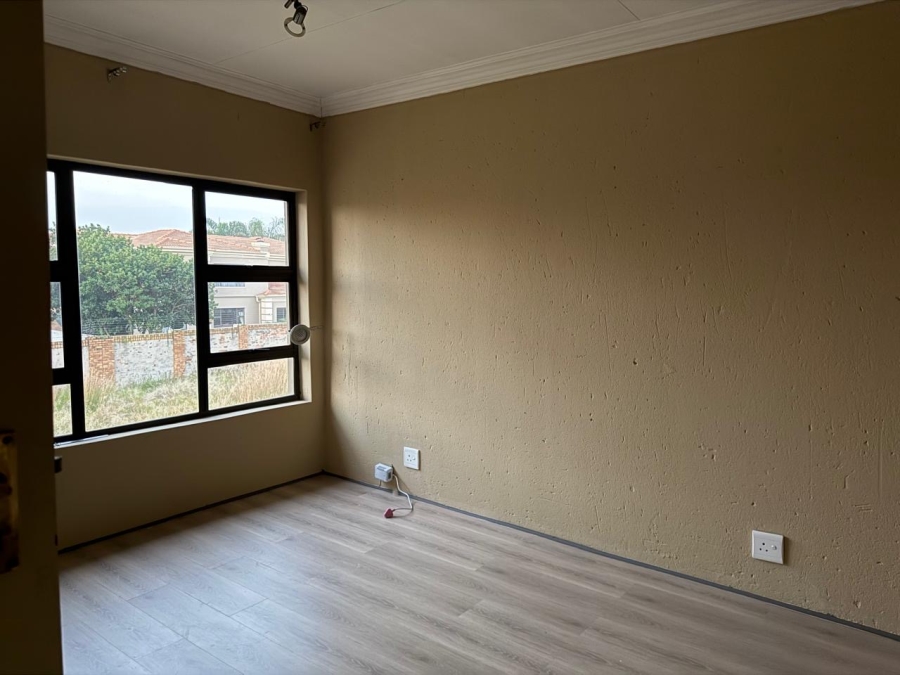 To Let 3 Bedroom Property for Rent in Sonneveld Gauteng