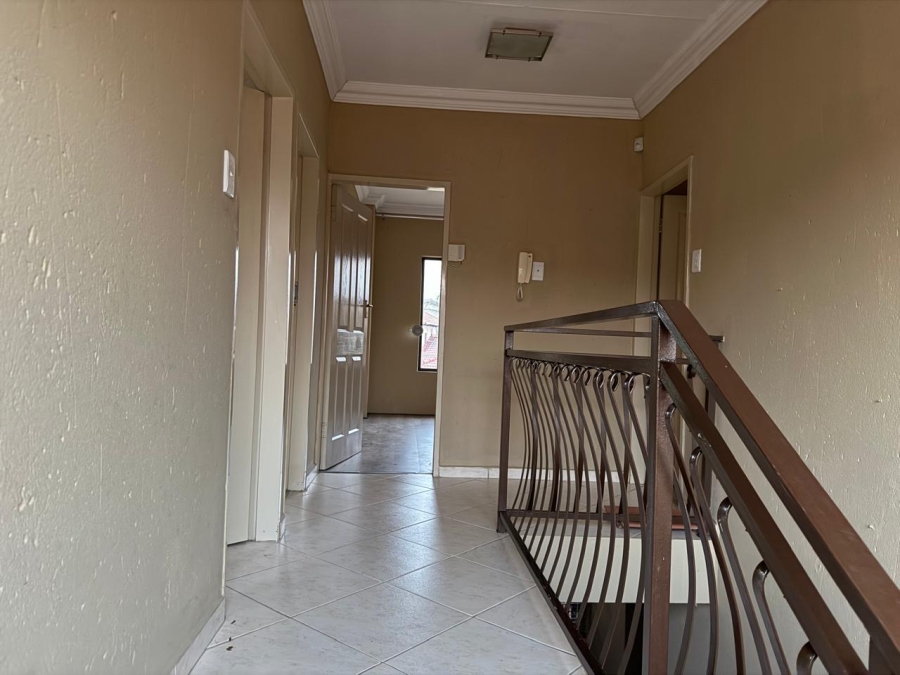 To Let 3 Bedroom Property for Rent in Sonneveld Gauteng