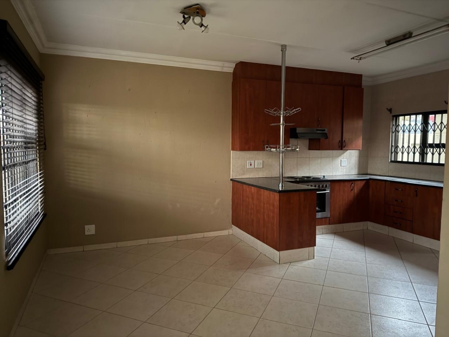 To Let 3 Bedroom Property for Rent in Sonneveld Gauteng