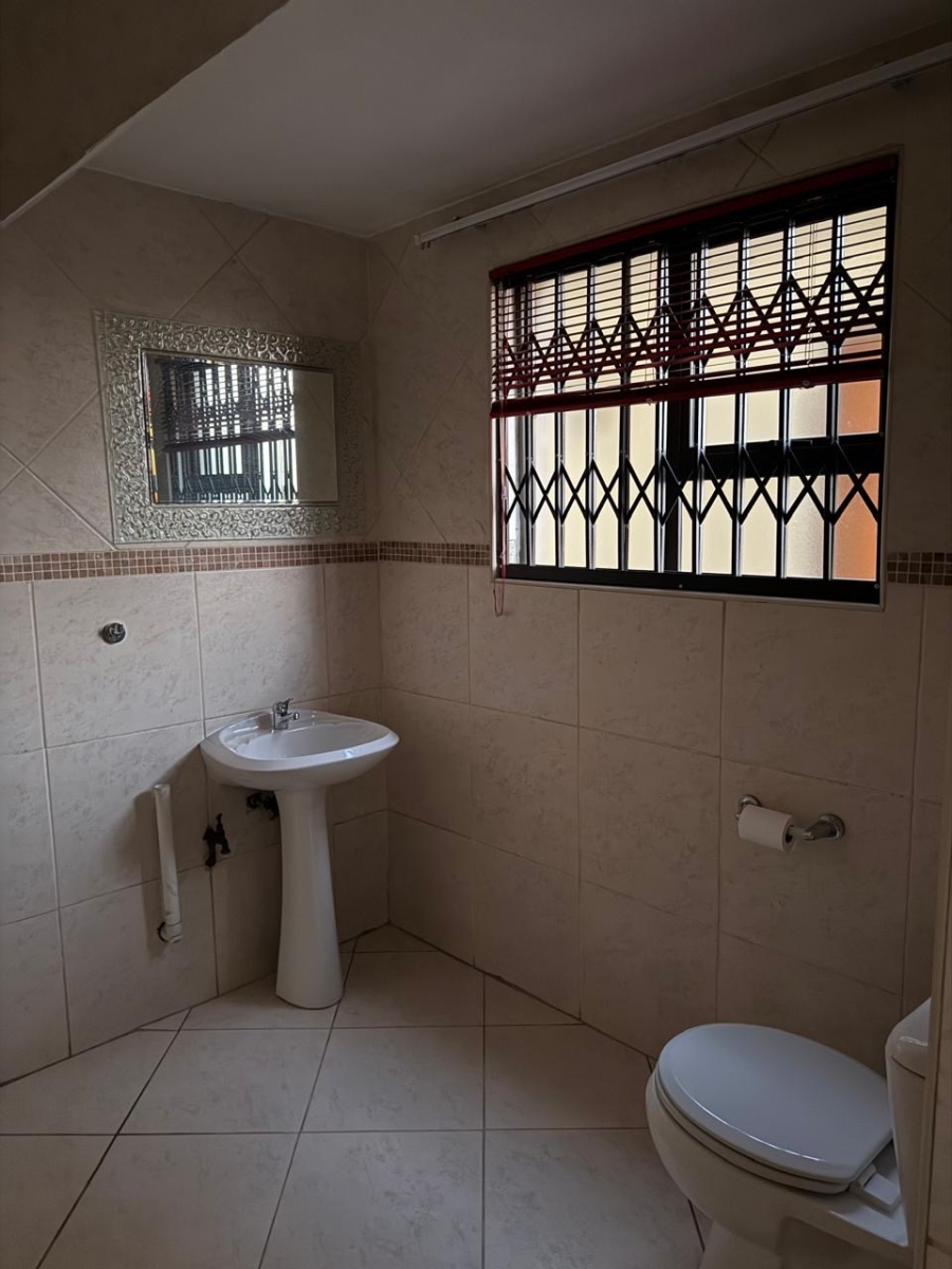 To Let 3 Bedroom Property for Rent in Sonneveld Gauteng