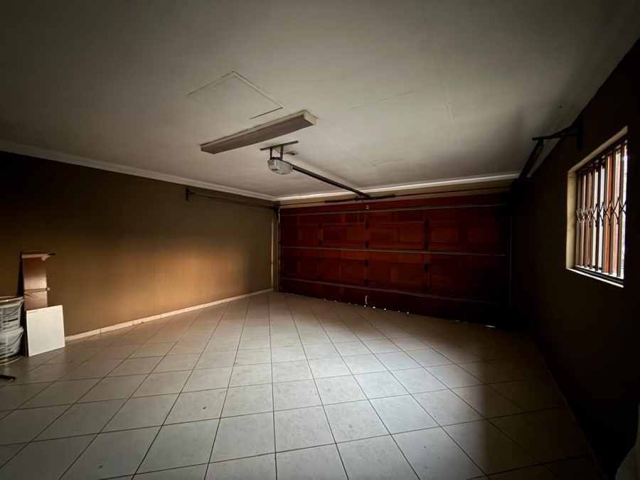 To Let 3 Bedroom Property for Rent in Sonneveld Gauteng