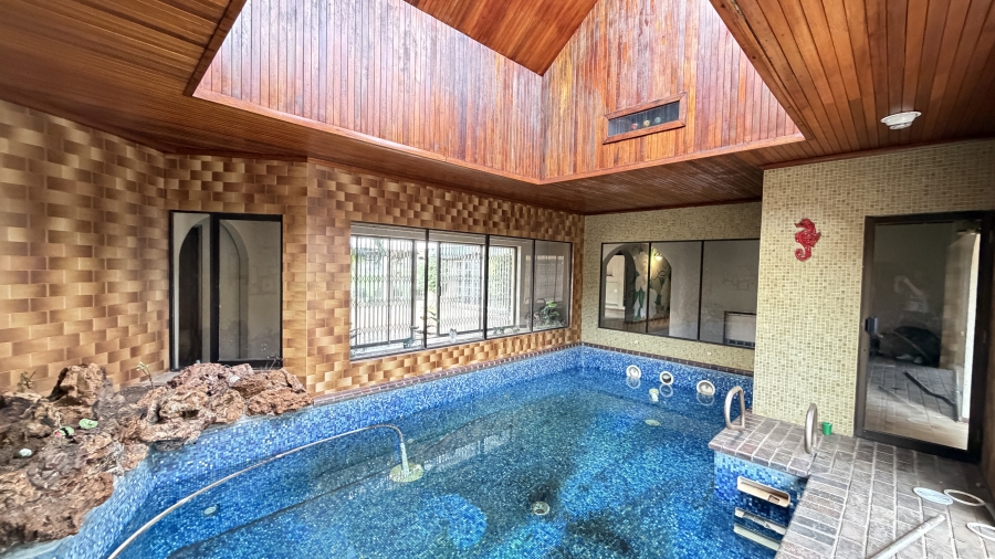 5 Bedroom Property for Sale in Lakefield Gauteng