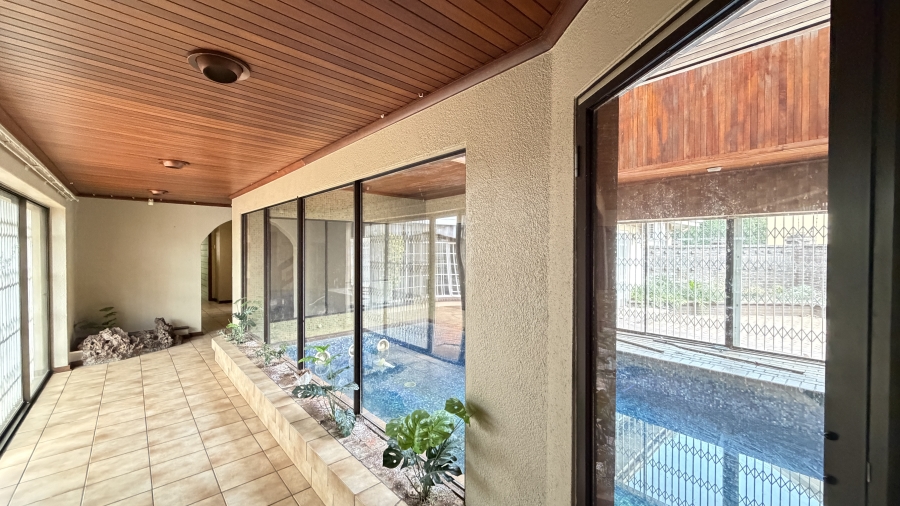 5 Bedroom Property for Sale in Lakefield Gauteng