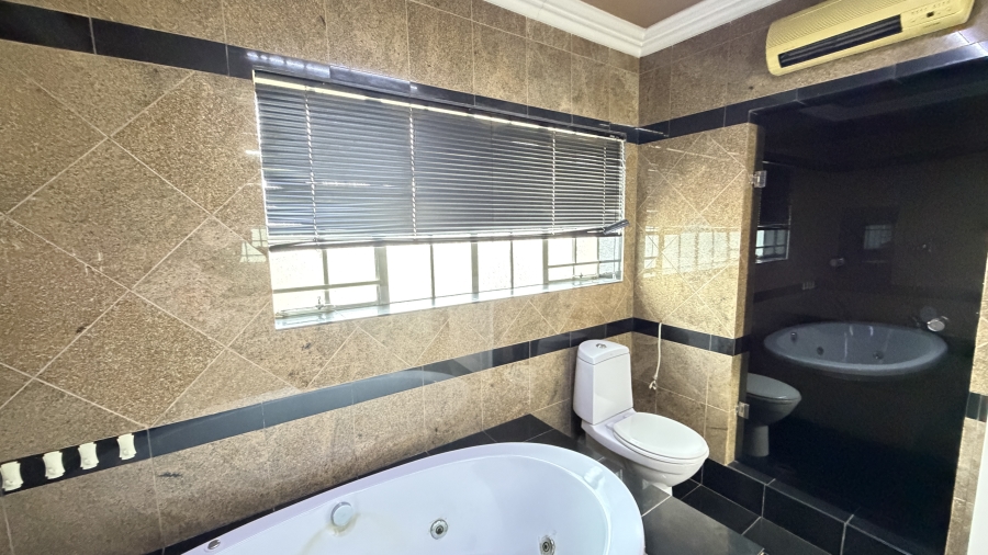 5 Bedroom Property for Sale in Lakefield Gauteng
