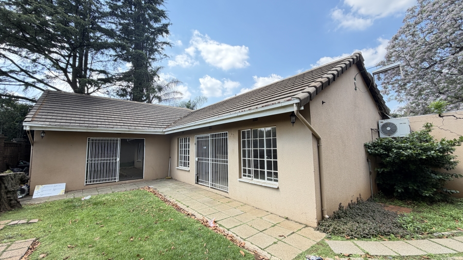 5 Bedroom Property for Sale in Lakefield Gauteng
