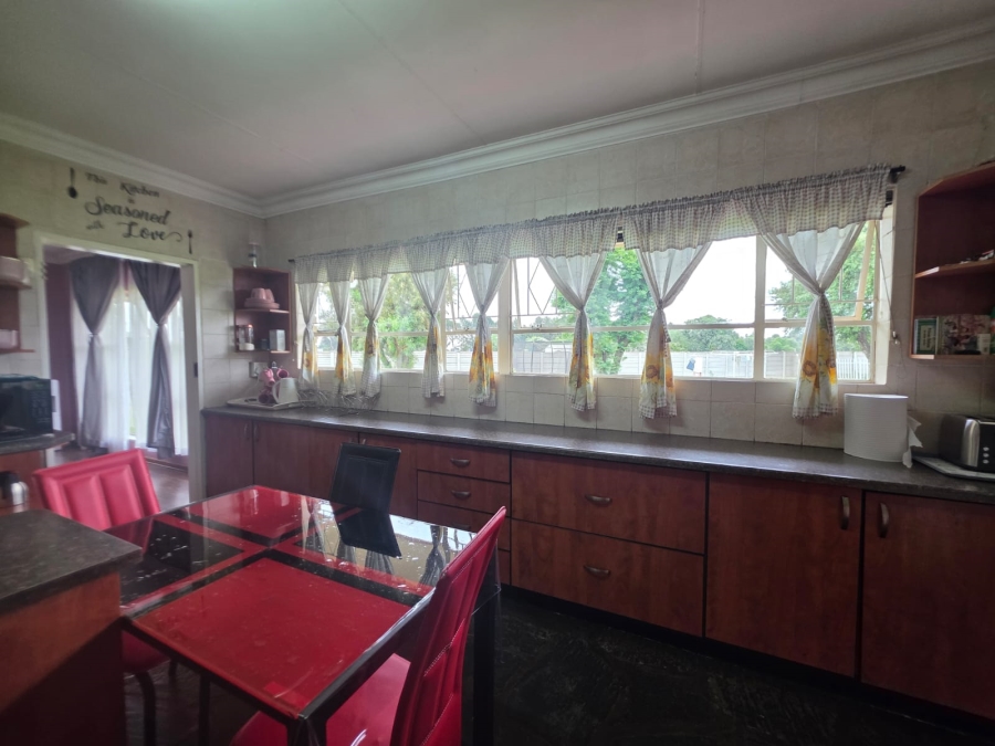 4 Bedroom Property for Sale in Buyscelia Gauteng
