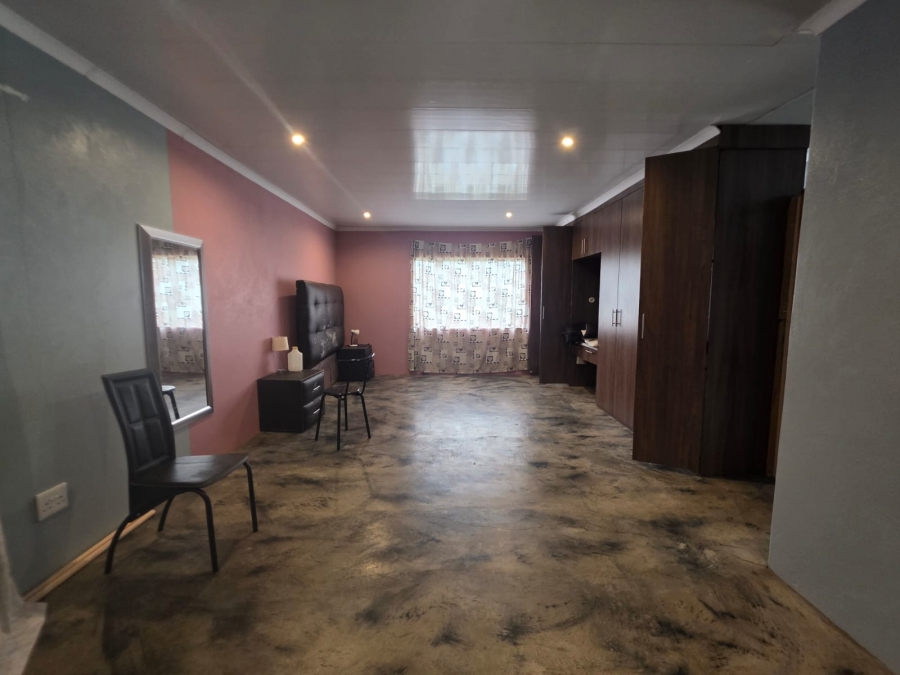 4 Bedroom Property for Sale in Buyscelia Gauteng
