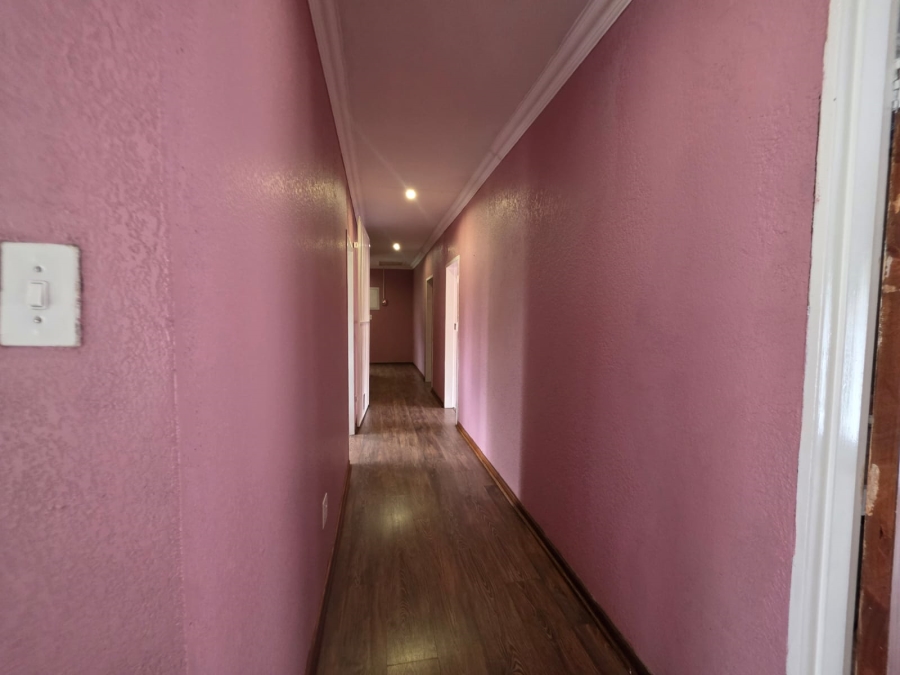4 Bedroom Property for Sale in Buyscelia Gauteng