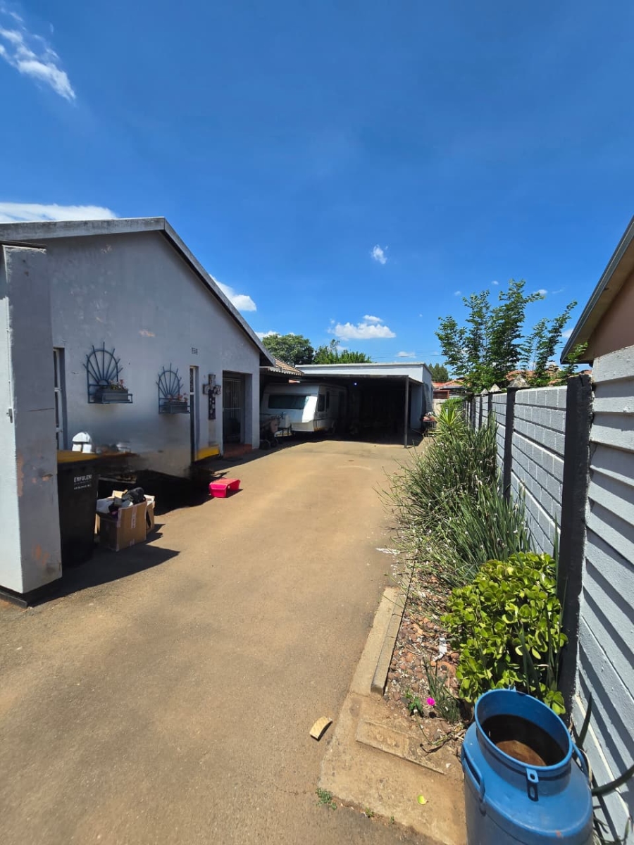 To Let 4 Bedroom Property for Rent in Arcon Park Gauteng