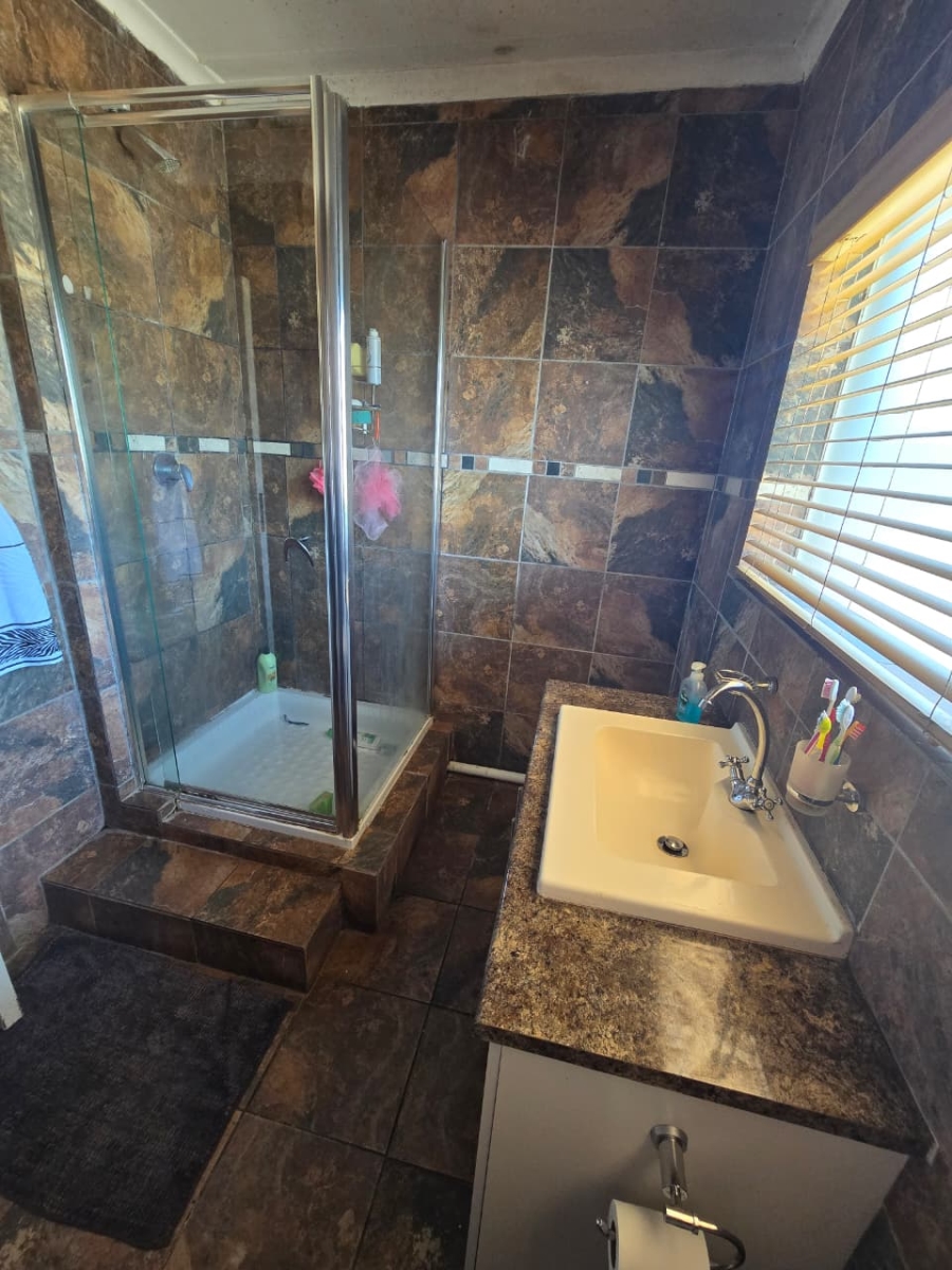 To Let 4 Bedroom Property for Rent in Arcon Park Gauteng