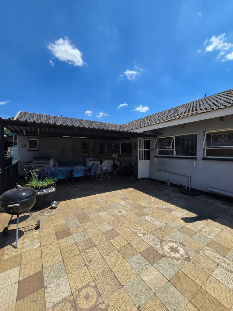 To Let 4 Bedroom Property for Rent in Arcon Park Gauteng